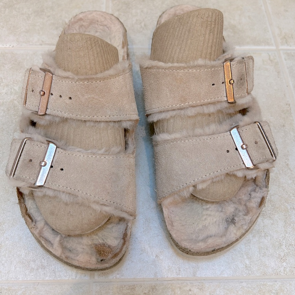 BIRKENSTOCK Arizona Shearling w/rose gold buckles size 38